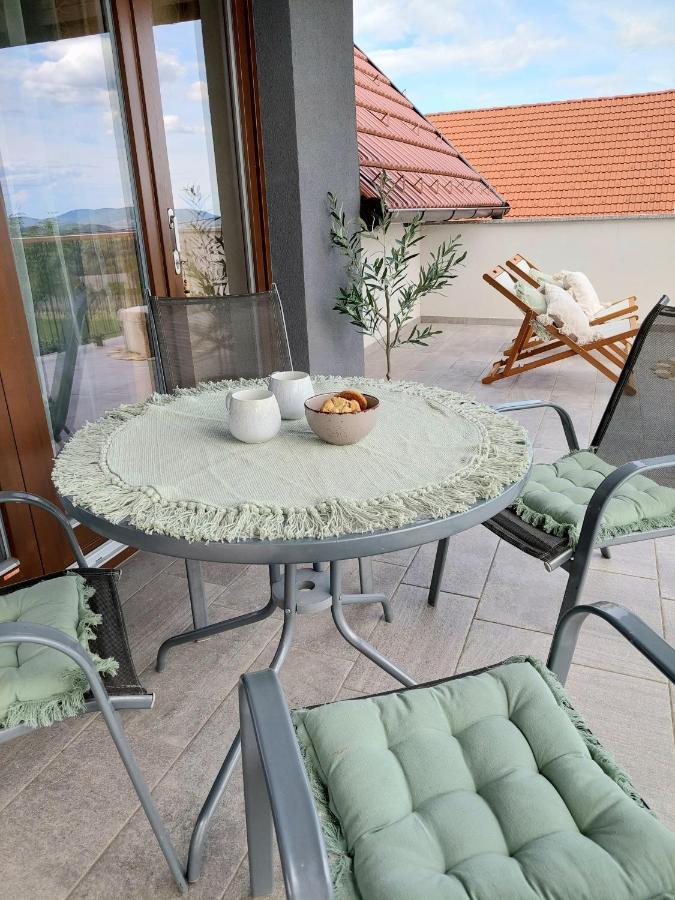 Vineyard Cottage Lan Na Hribu Semic 外观 照片